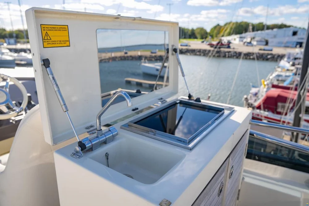 2017 Beneteau Monte Carlo 5 for sale in Helsinki, Finland, photo 4 of 5