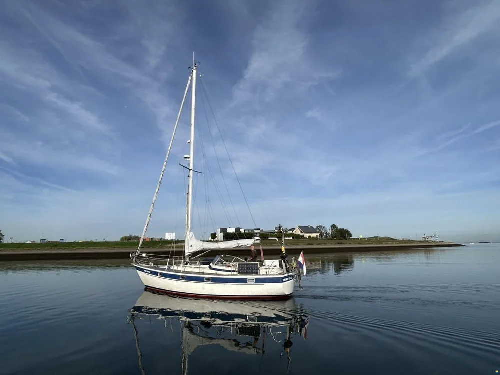 1988 Hallberg-Rassy 352 for sale in The Netherlands, photo 4 of 5