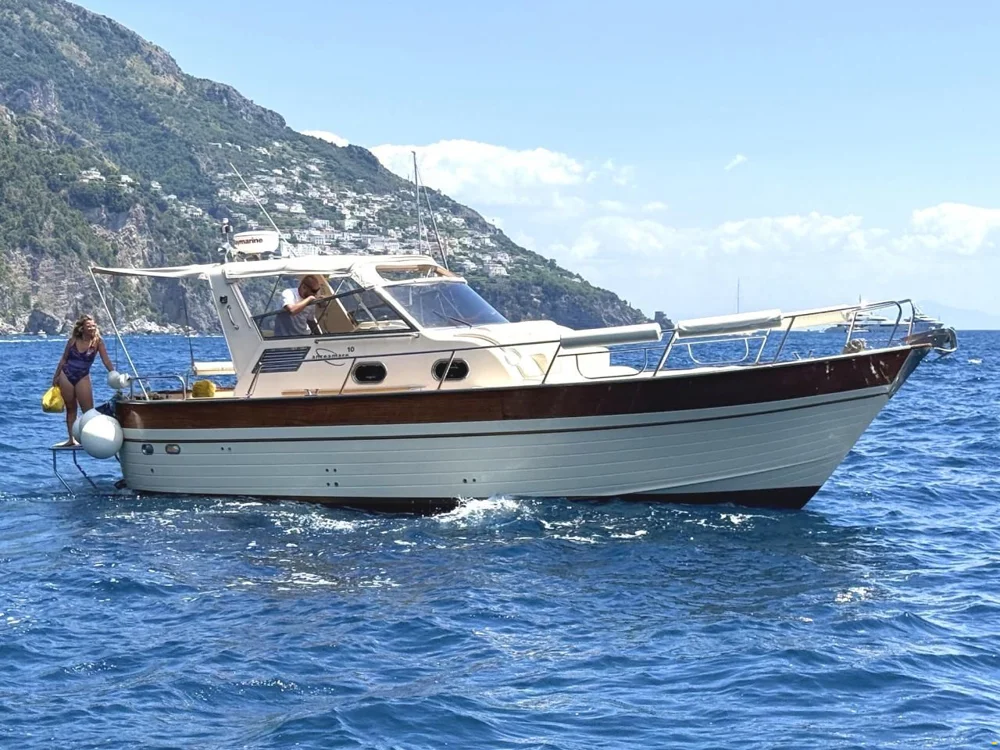 BoatPhoto.coverAlt