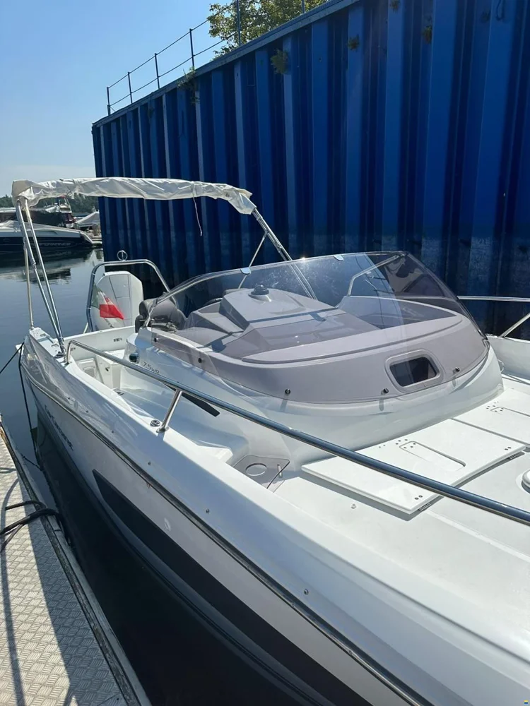 BoatPhoto.alt
