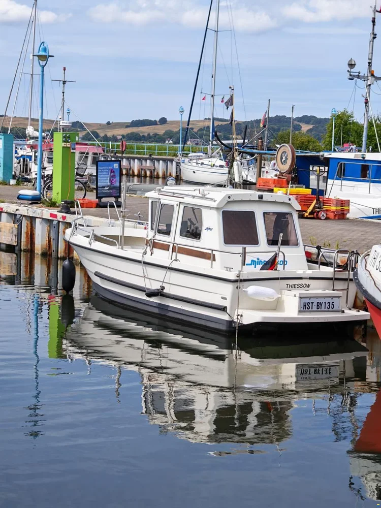 BoatPhoto.coverAlt