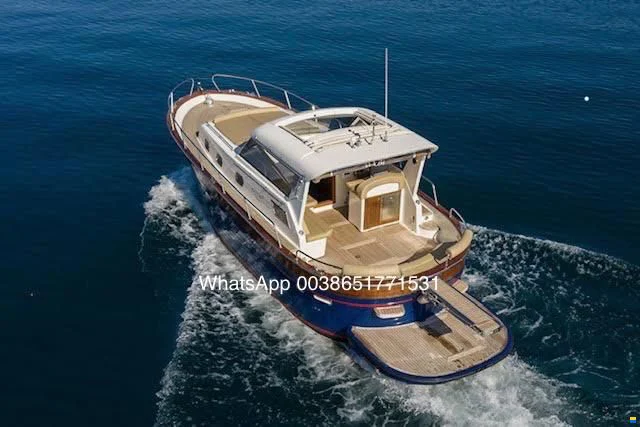 BoatPhoto.coverAlt