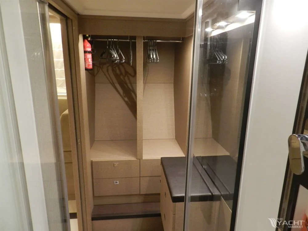 2017 PRESTIGE 560 Flybridge for sale in France, photo 4 of 4