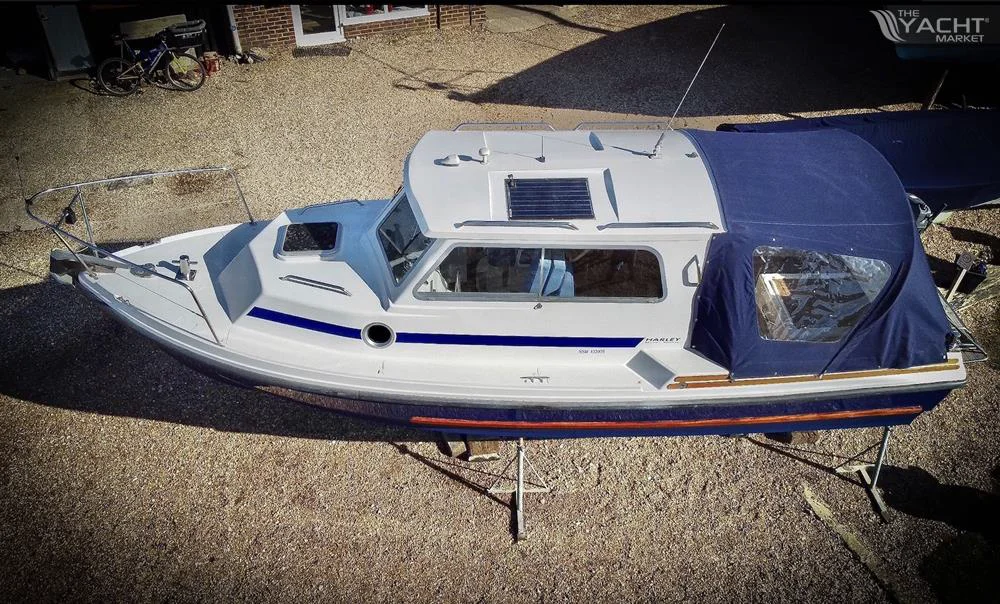 BoatPhoto.coverAlt
