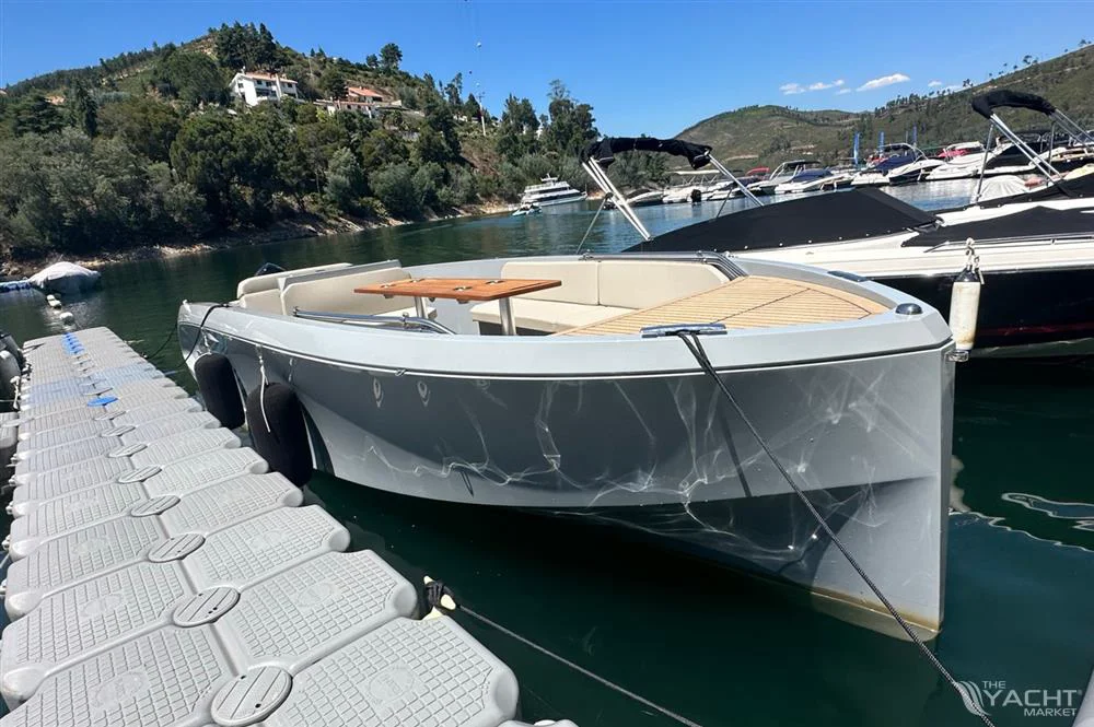 BoatPhoto.coverAlt