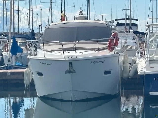 2009 SEALINE SC35 for sale in Barcelona, Spain, photo 2 of 5