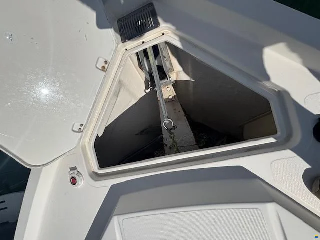 2009 SEALINE SC35 for sale in Barcelona, Spain, photo 5 of 5