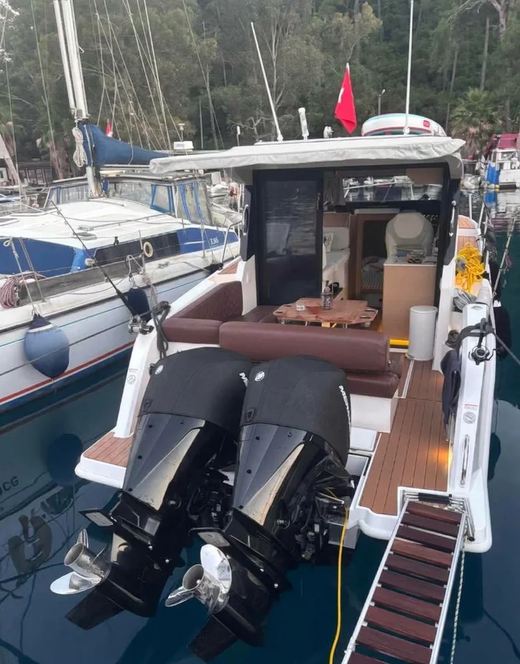 BoatPhoto.coverAlt