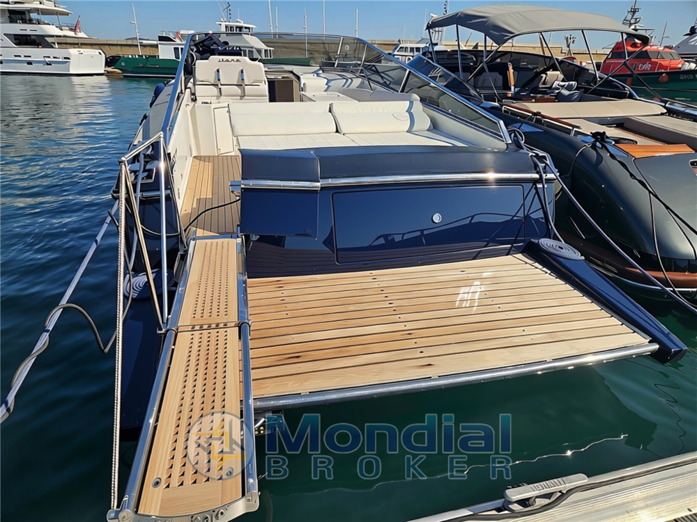 BoatPhoto.coverAlt
