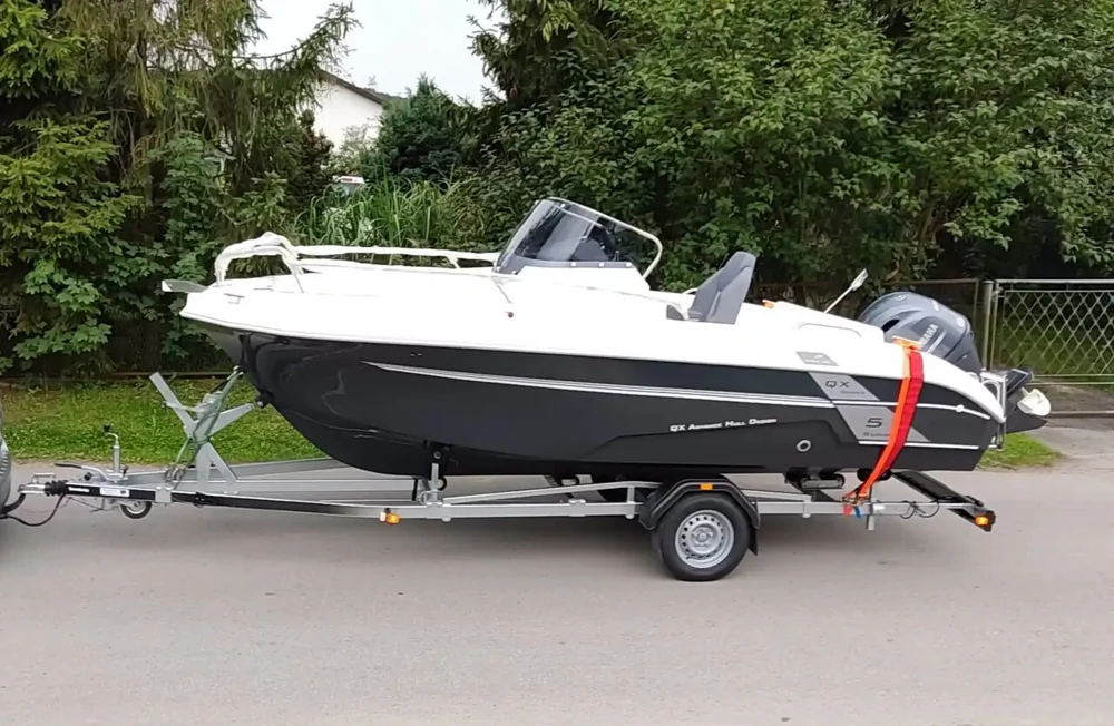 BoatPhoto.coverAlt