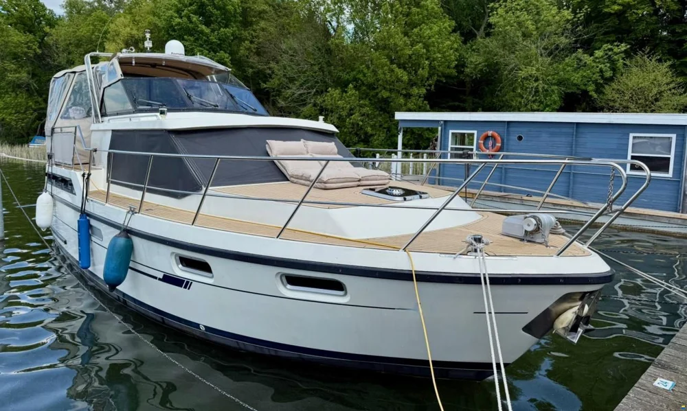 BoatPhoto.coverAlt
