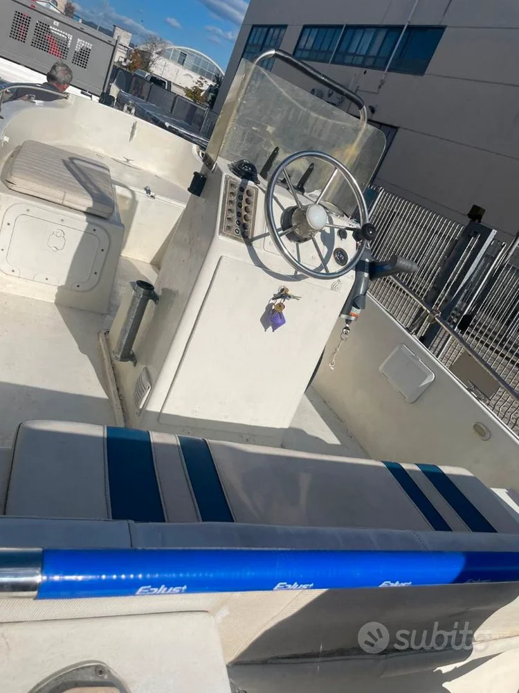 BoatPhoto.coverAlt