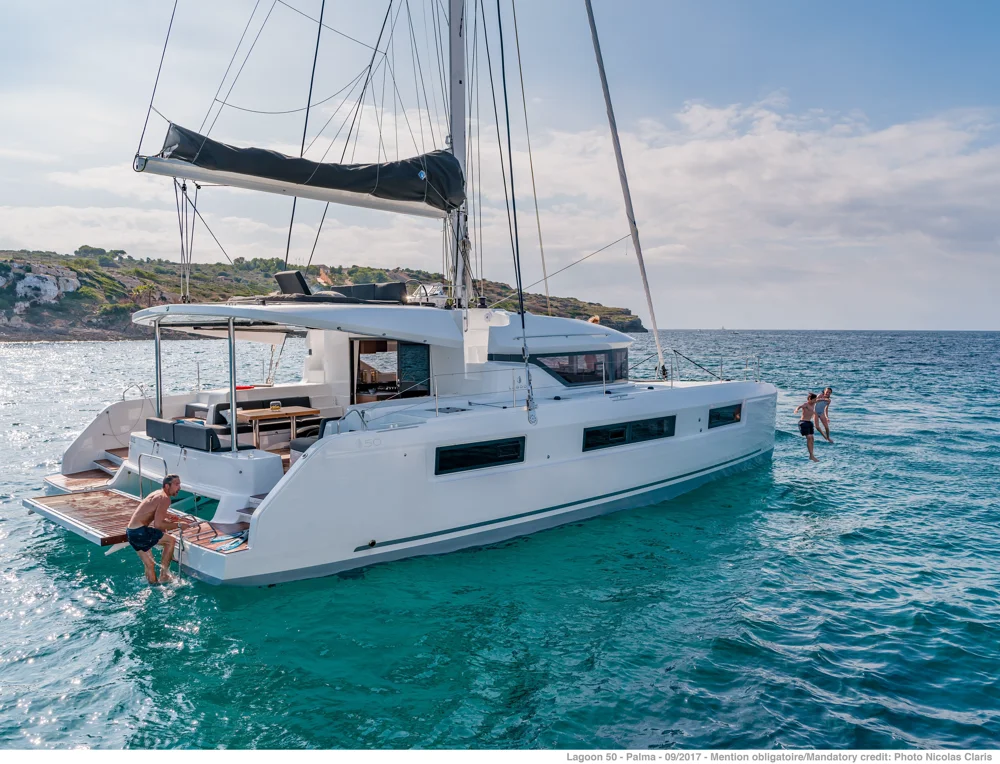BoatPhoto.coverAlt