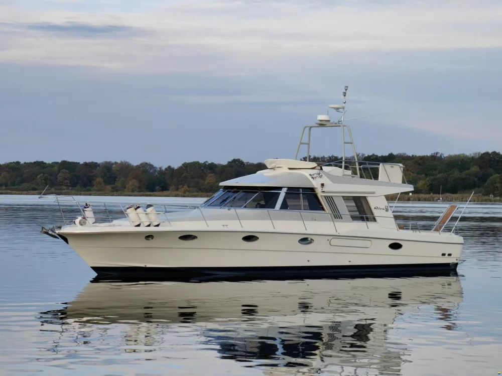 BoatPhoto.coverAlt