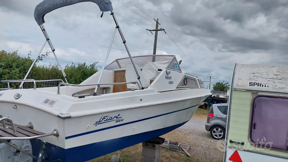 BoatPhoto.coverAlt