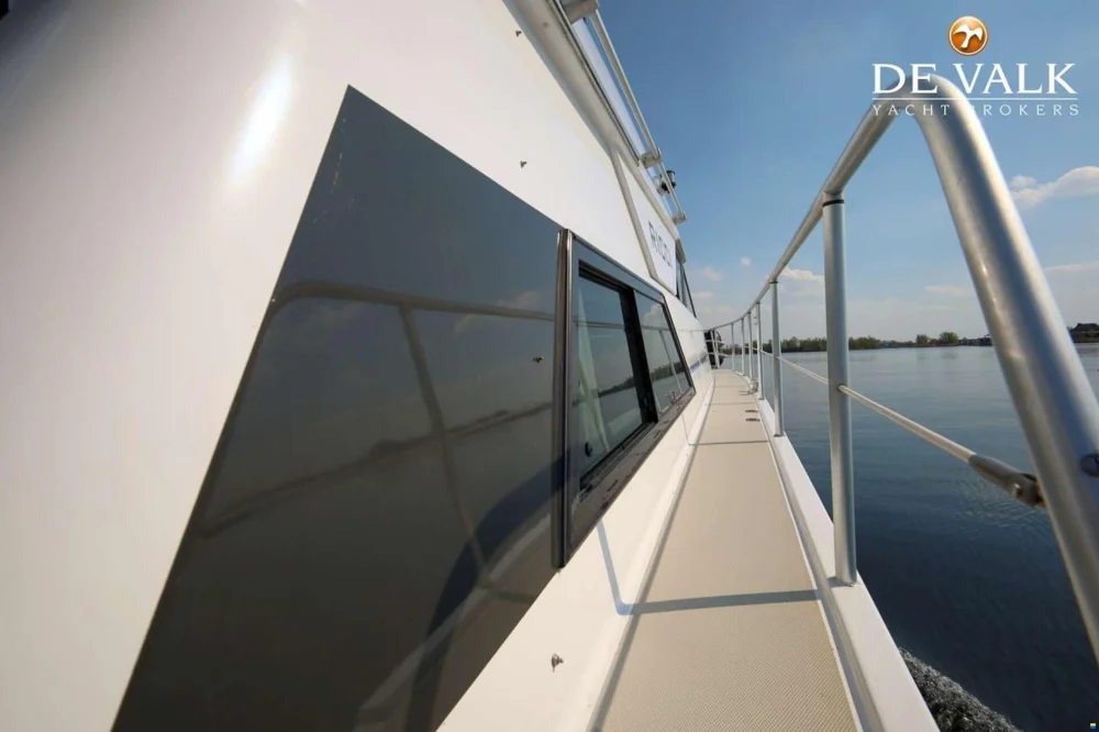 BoatPhoto.coverAlt