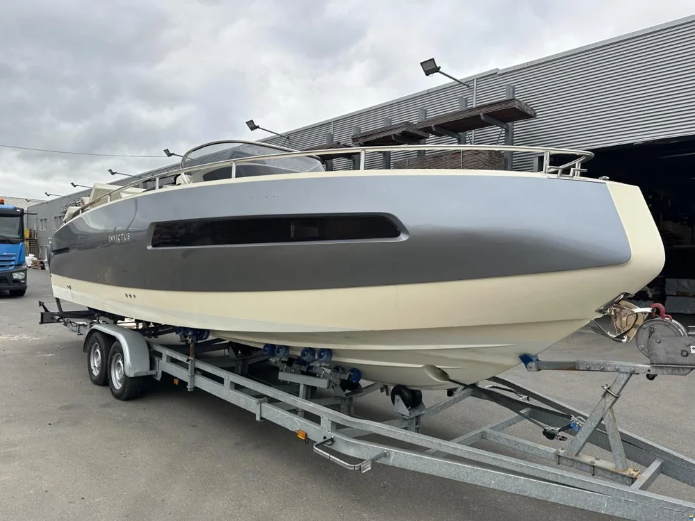 BoatPhoto.coverAlt