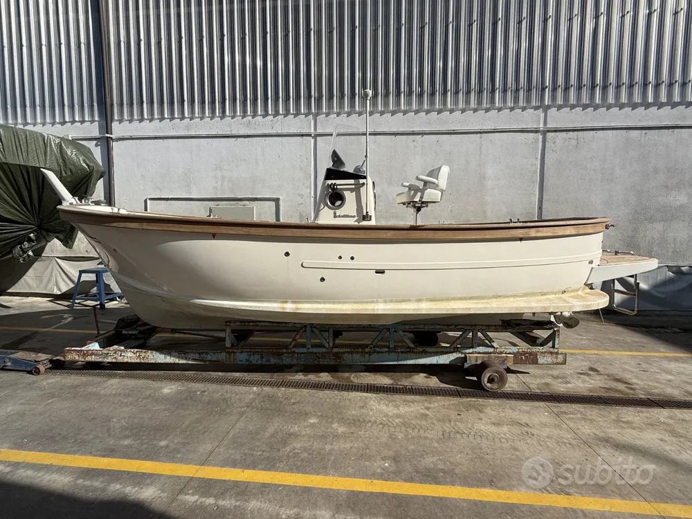 BoatPhoto.coverAlt