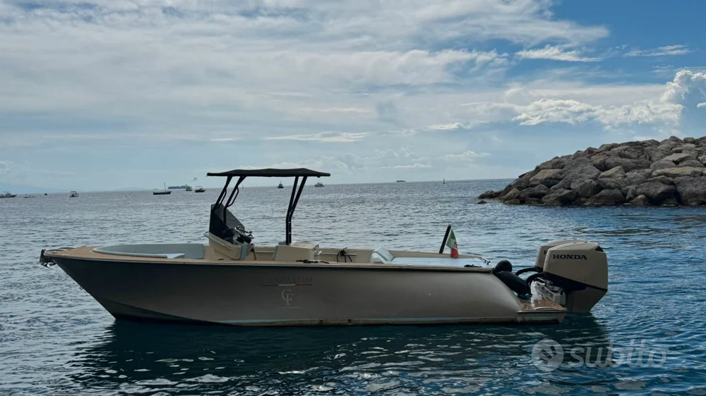 BoatPhoto.coverAlt