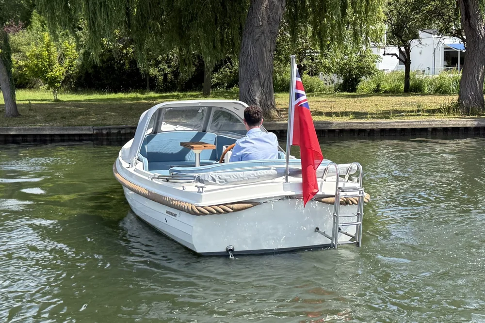 BoatPhoto.alt