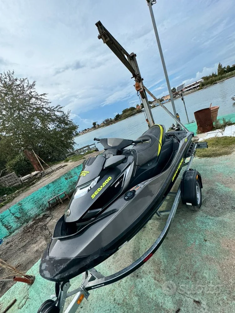 BoatPhoto.alt