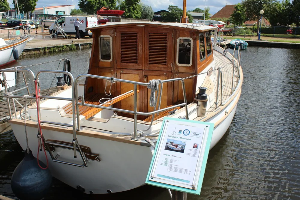 BoatPhoto.alt