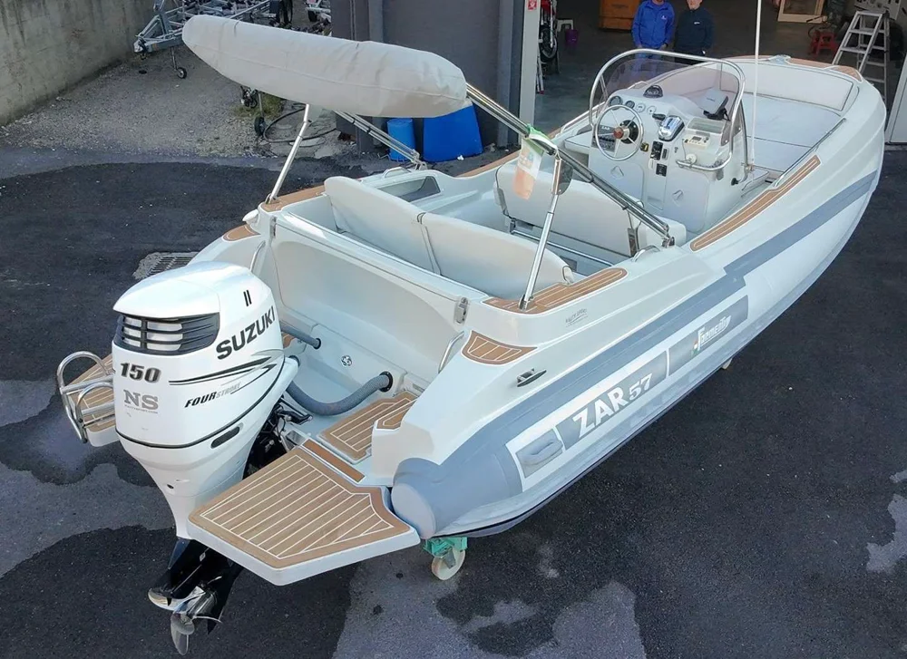 BoatPhoto.alt