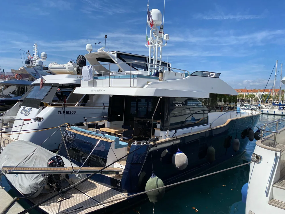BoatPhoto.alt
