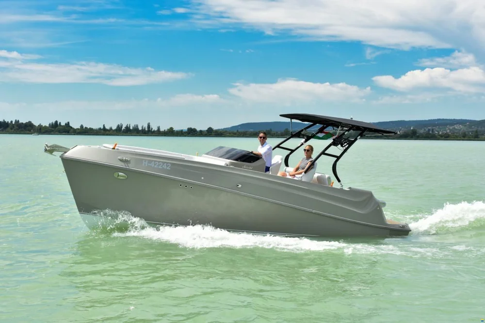 BoatPhoto.coverAlt