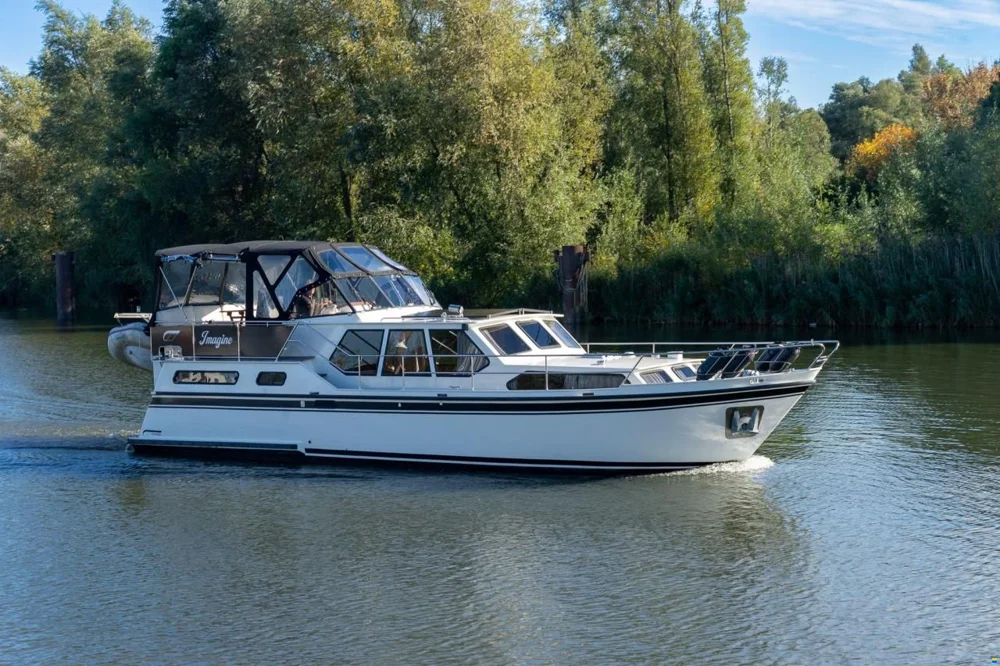 BoatPhoto.coverAlt