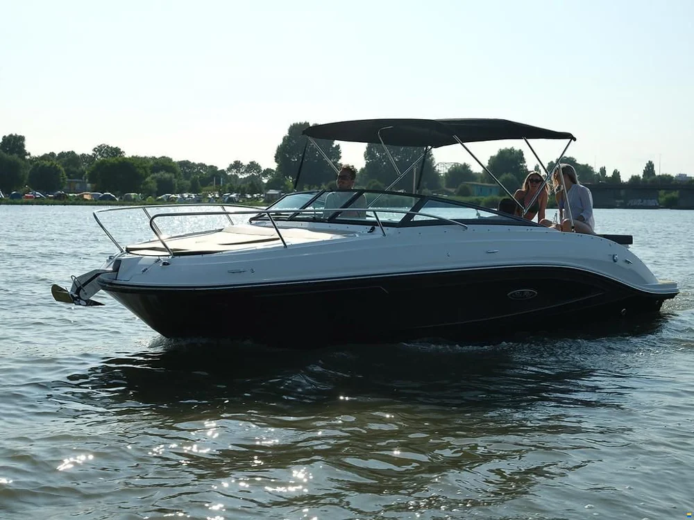 BoatPhoto.coverAlt
