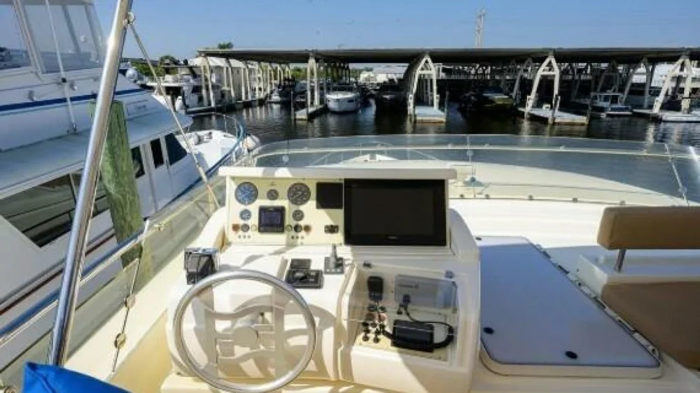 2000 FERRETTI 72 motoryacht for sale in La Paz, Mexico, photo 2 of 5