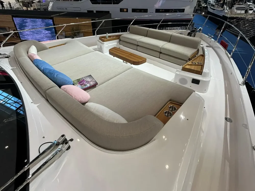2024 Azimut 68 for sale in Southampton, United Kingdom, photo 5 of 5