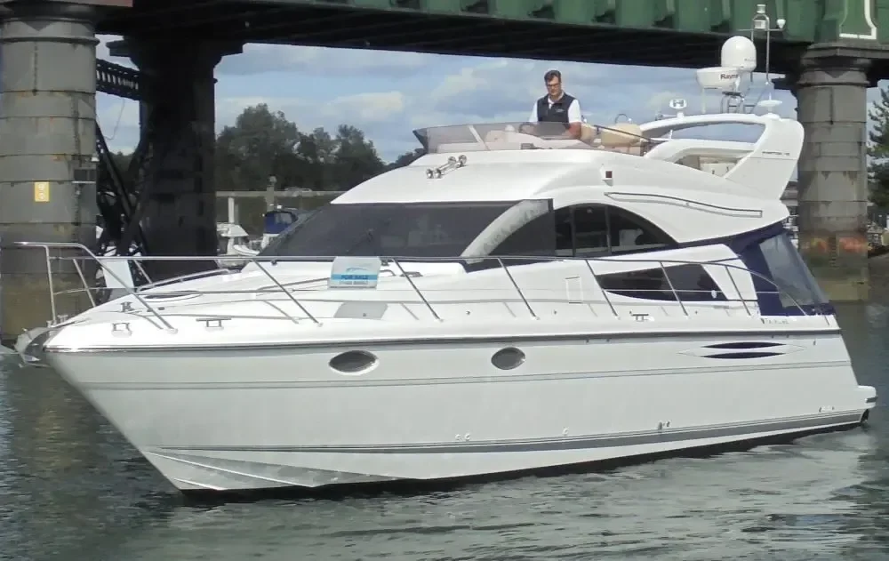 BoatPhoto.coverAlt