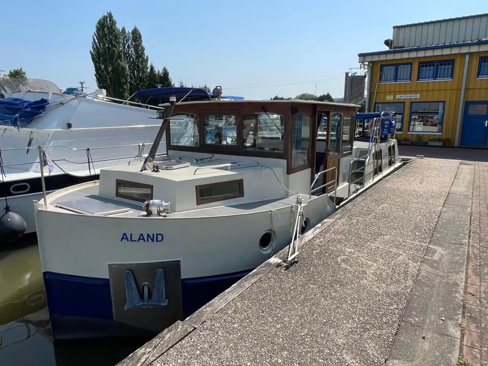 BoatPhoto.coverAlt