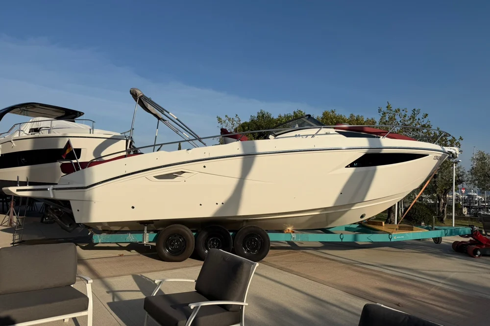 BoatPhoto.coverAlt