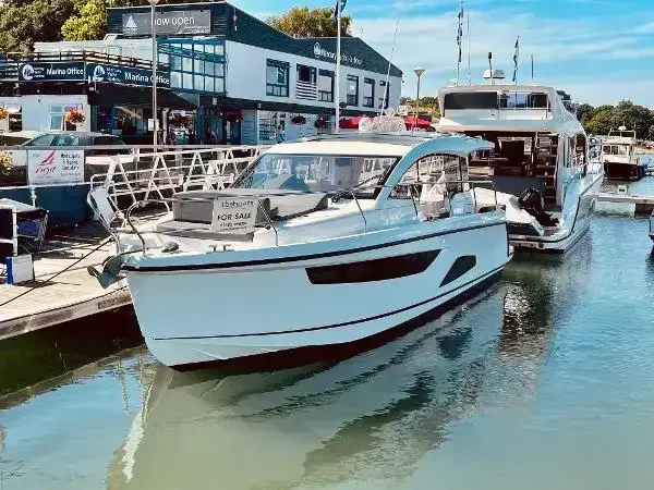 BoatPhoto.coverAlt
