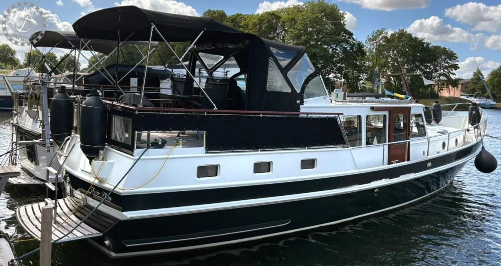 BoatPhoto.coverAlt