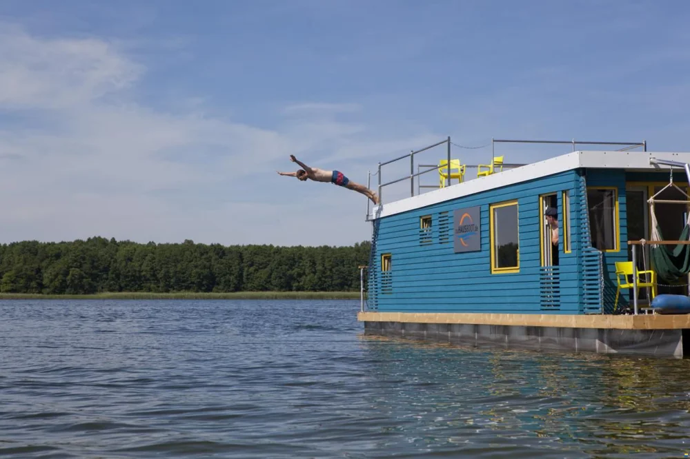 BoatPhoto.coverAlt