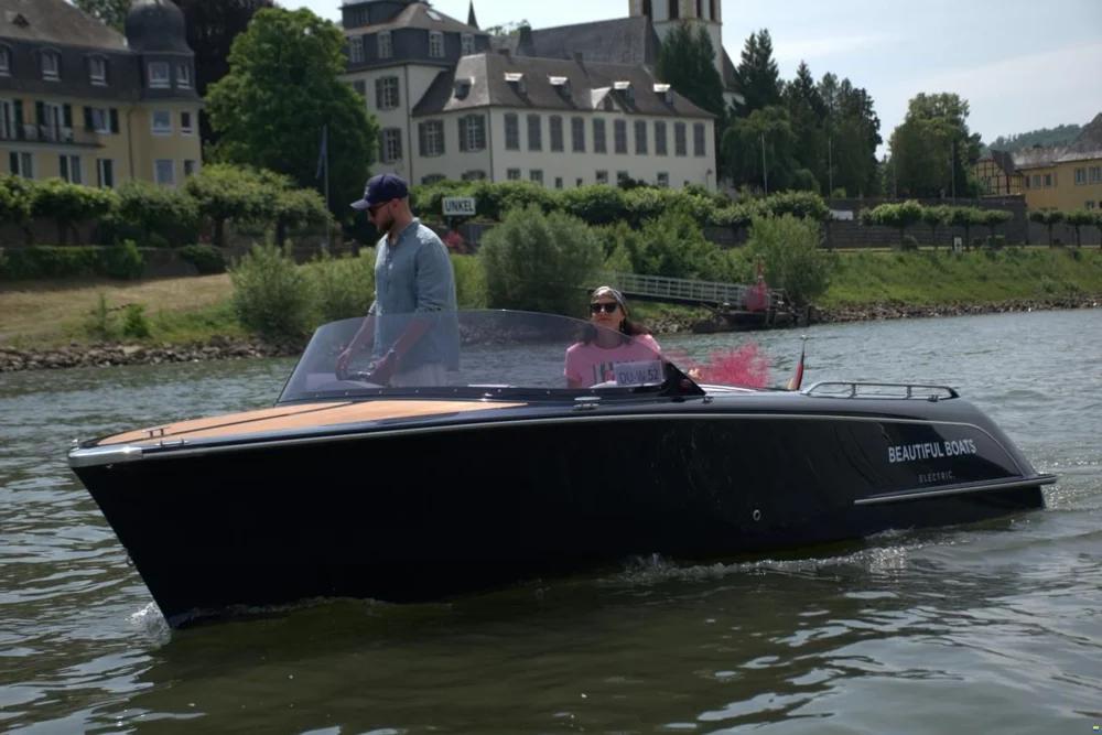 BoatPhoto.coverAlt