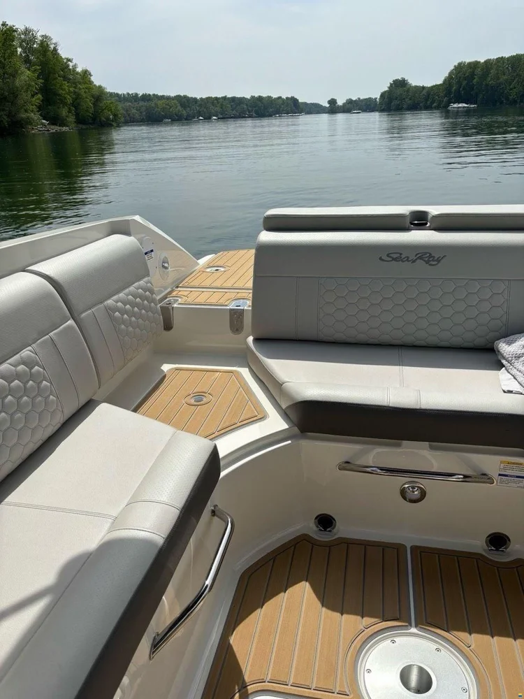 2021 Sea Ray 250 SunSport for sale in Berlin, Germany, photo 4 of 9