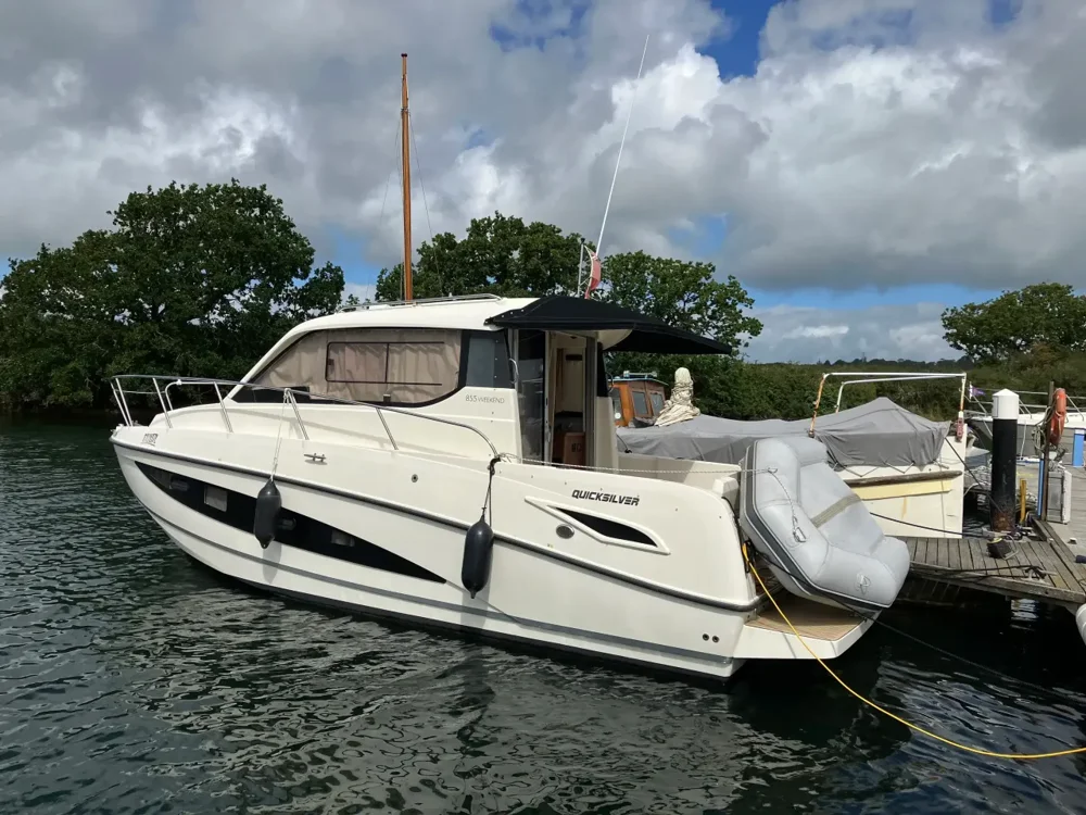BoatPhoto.coverAlt