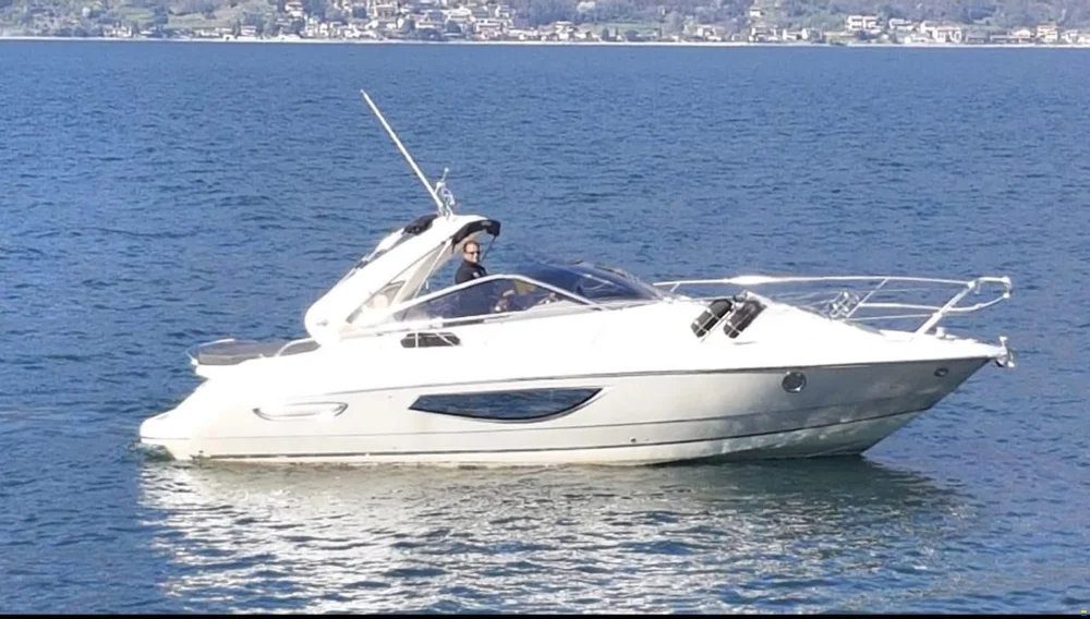 2009 Cranchi 33 Endurance for sale in Padenghe sul Garda, Italy, photo 2 of 5