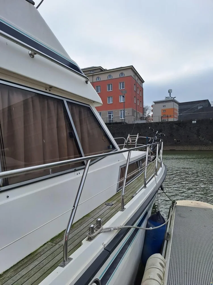 BoatPhoto.coverAlt