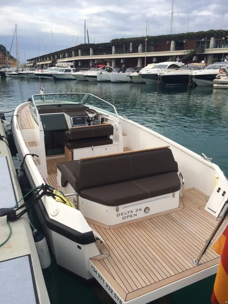 BoatPhoto.coverAlt