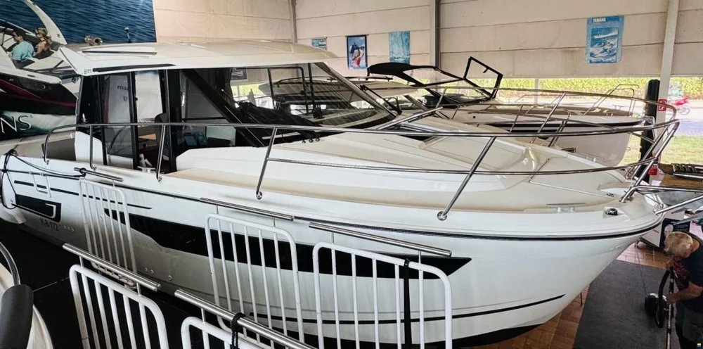 BoatPhoto.coverAlt