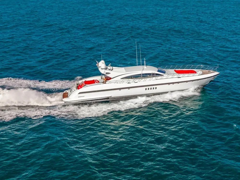 BoatPhoto.coverAlt