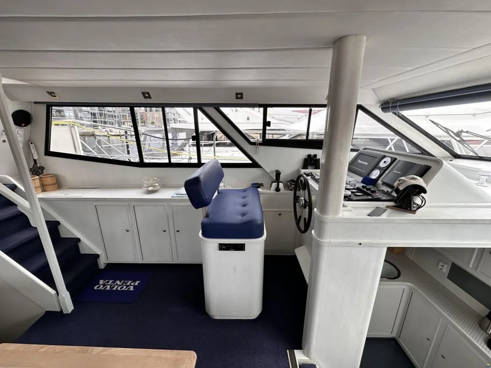 BoatPhoto.coverAlt