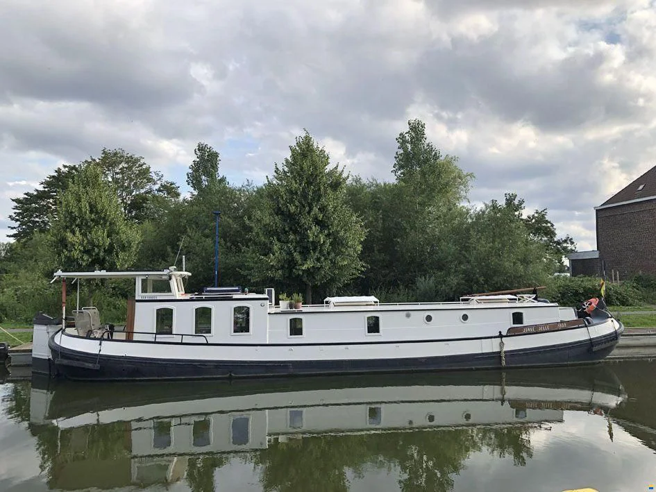 BoatPhoto.alt