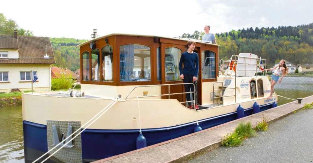 BoatPhoto.coverAlt